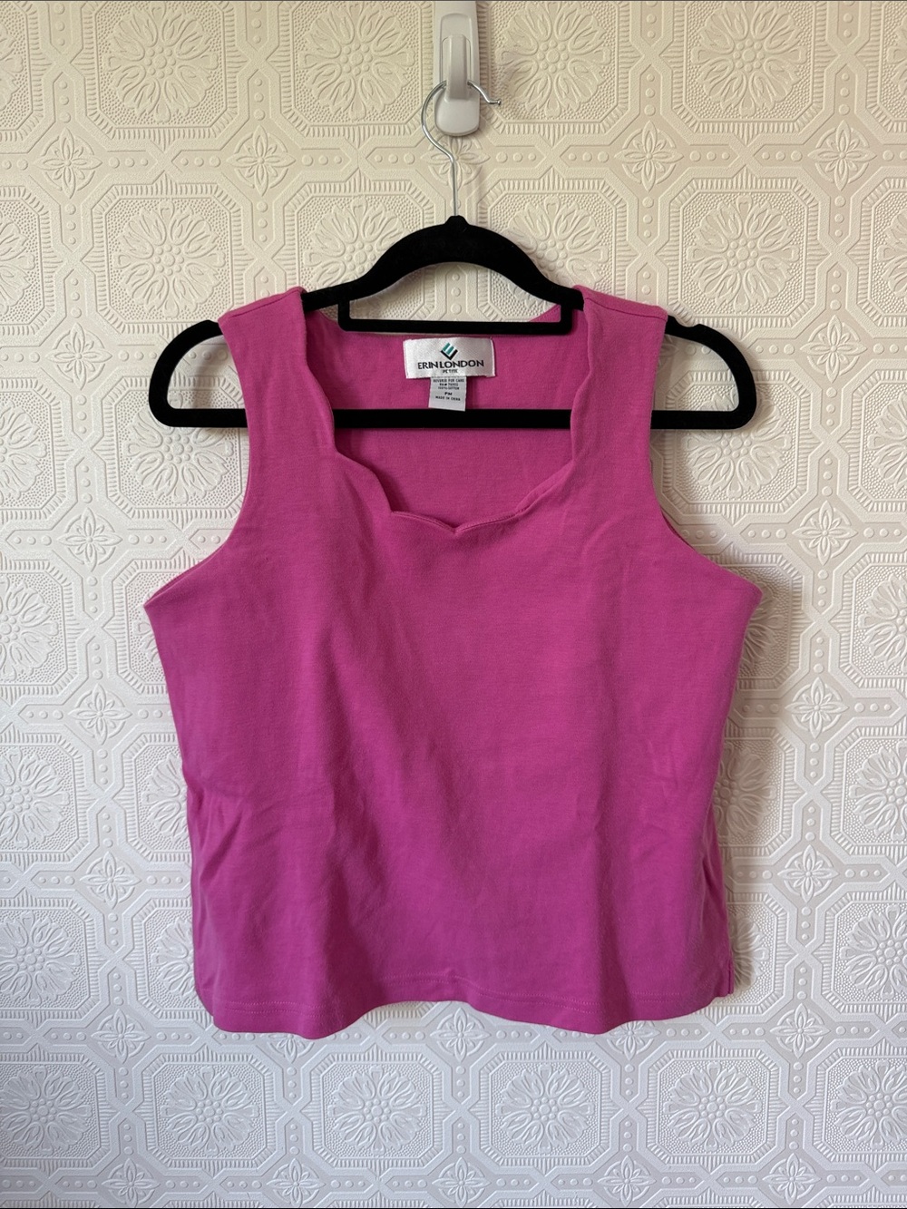 Vintage Erin London magenta scallop neckline tank Size MP